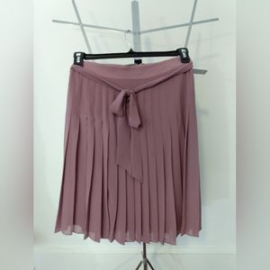 Beautiful Ann Taylor Dusty Mauve Pleated Flowy Skirt with French Vibes